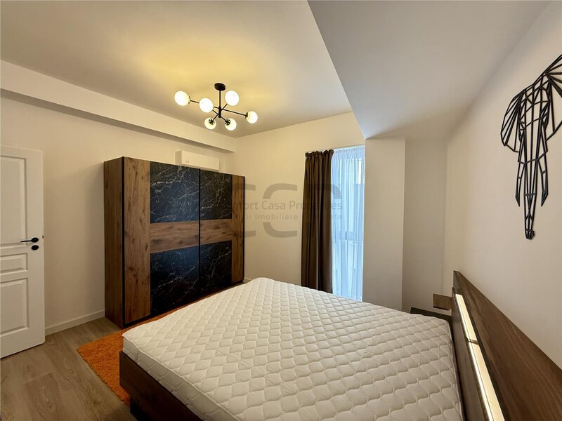 Rond Alba Iulia, Decebal, apartament 2 camere lux, totul nou, prima inchiriere, loc parcare.