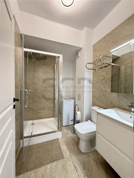 Rond Alba Iulia, Decebal, apartament 2 camere lux, totul nou, prima inchiriere, loc parcare.